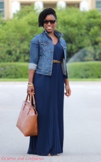 wpid-weekend-wear-outfit-curvy-style-blogger-what-to-wear-on-the-weekend-weekend-wear-outfit-pleated-maxi-dress-oldnavy-denim-jacket-curves-and-confidence-438x700.jpg